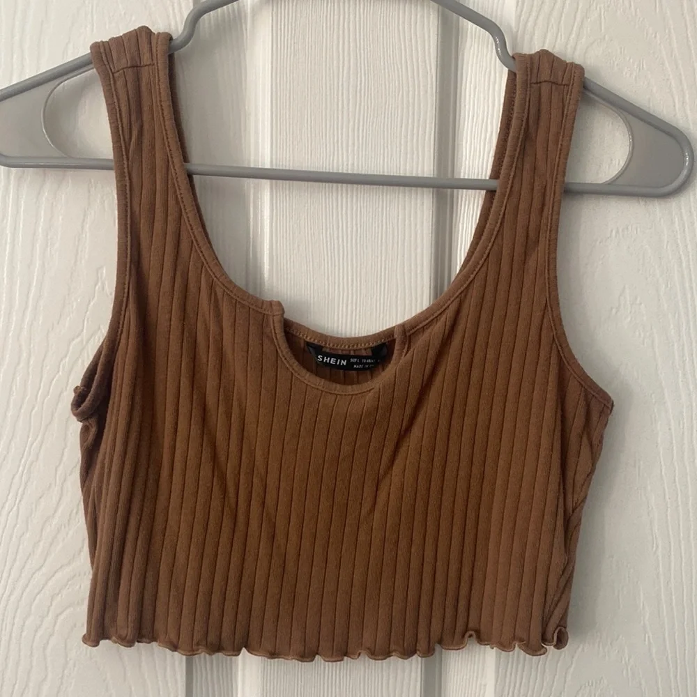 SHEIN Notched Neck Rib-Knit Cropped Tank Top Size Large - Picture 3 of 7